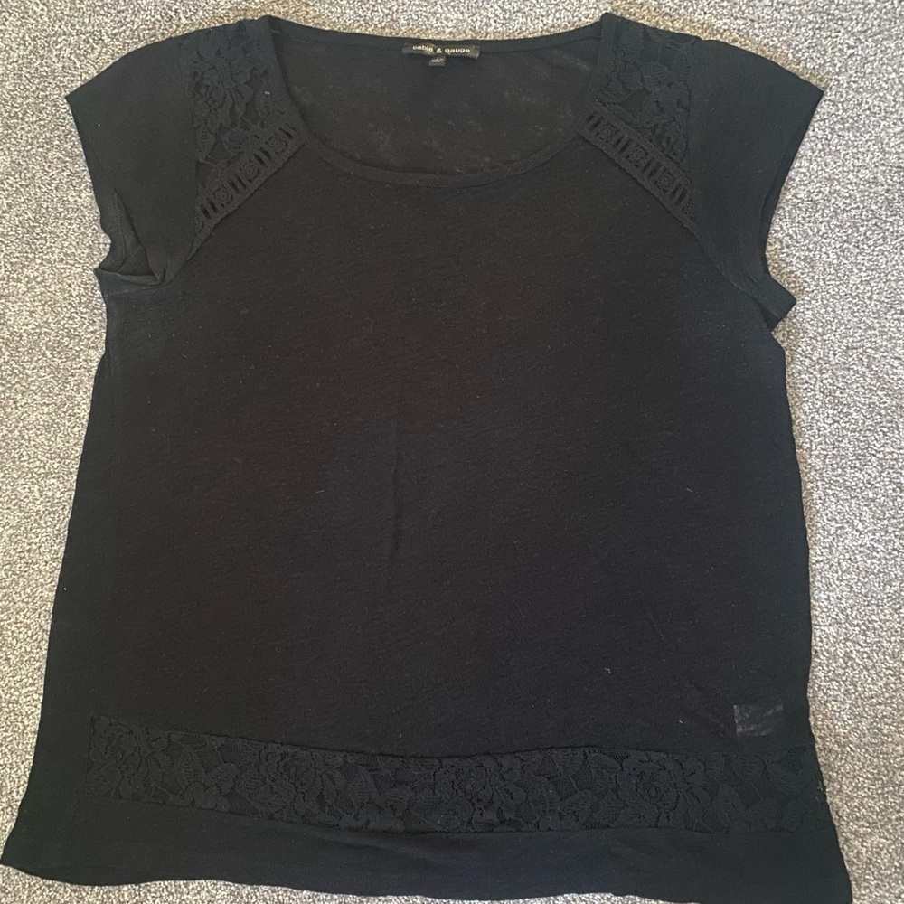 Cable & Gauge Elegant Black Lace Trim Top